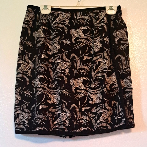 Charter Club Dresses & Skirts - Golf Skirt/Skort Floral Cotton Size 12 Black